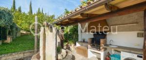 RUSTIC HOUSE ON COUNTRY ESTATE WITH HOLIDAY LICENSE, GARDEN, POOL, AND GUEST HOUSE