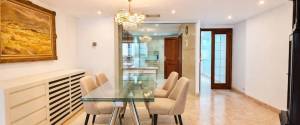 LARGE 4-BEDROOM APARTMENT WITH TERRACE IN PALMA CENTER