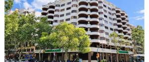 LARGE 4-BEDROOM APARTMENT WITH TERRACE IN PALMA CENTER