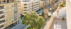 CENTRAL PENTHOUSE WITH LARGE TERRACES AND ICONIC VIEWS OF THE WINDMILLS