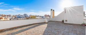CENTRAL PENTHOUSE WITH LARGE TERRACES AND ICONIC VIEWS OF THE WINDMILLS