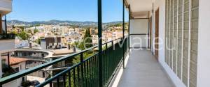BRIGHT APARTMENT FOR SALE WITH PARKING AND GREAT POTENTIAL IN SON ARMADANS