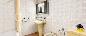 BRIGHT APARTMENT FOR SALE WITH PARKING AND GREAT POTENTIAL IN SON ARMADANS
