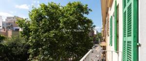 RENOVATED PENTHOUSE WITH PRIVATE TERRACE IN THE HEART OF PALMA