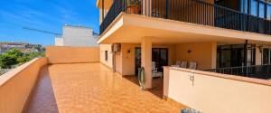 Elegant Apartment with Large Terrace, Pool, and Elevator in Rafal Vell, Palma