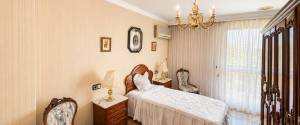 Elegant Apartment with Large Terrace, Pool, and Elevator in Rafal Vell, Palma