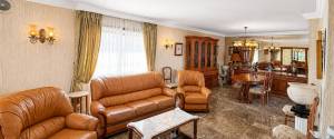 Elegant Apartment with Large Terrace, Pool, and Elevator in Rafal Vell, Palma