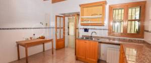MALLORCAN HOUSE WITH GARAGE, TERRACE AND 1,075 M² PLOT IN ESTABLIMENTS