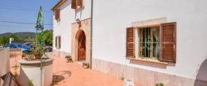 MALLORCAN HOUSE WITH GARAGE, TERRACE AND 1,075 M² PLOT IN ESTABLIMENTS