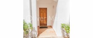 GROUND FLOOR FLAT NEXT TO THE BEACH, WITH COMMUNAL POOL AND PRIVATE GARDEN