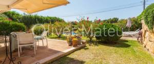 GROUND FLOOR FLAT NEXT TO THE BEACH, WITH COMMUNAL POOL AND PRIVATE GARDEN