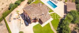 VILLA WITH HOLIDAY RENTAL LICENSE, TWO GUEST HOUSES AND HORSE STABLES