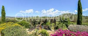 VILLA WITH HOLIDAY RENTAL LICENSE, TWO GUEST HOUSES AND HORSE STABLES