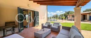 VILLA WITH HOLIDAY RENTAL LICENSE, TWO GUEST HOUSES AND HORSE STABLES