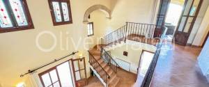 VILLA WITH HOLIDAY RENTAL LICENSE, TWO GUEST HOUSES AND HORSE STABLES