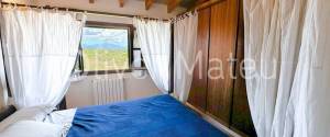VILLA WITH HOLIDAY RENTAL LICENSE, TWO GUEST HOUSES AND HORSE STABLES