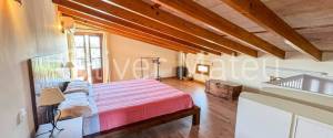 VILLA WITH HOLIDAY RENTAL LICENSE, TWO GUEST HOUSES AND HORSE STABLES
