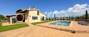VILLA WITH HOLIDAY RENTAL LICENSE, TWO GUEST HOUSES AND HORSE STABLES