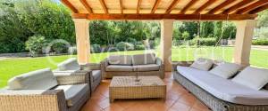 VILLA WITH HOLIDAY RENTAL LICENSE, TWO GUEST HOUSES AND HORSE STABLES