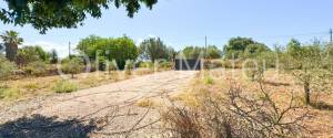 VILLA WITH HOLIDAY RENTAL LICENSE, TWO GUEST HOUSES AND HORSE STABLES