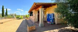 VILLA WITH HOLIDAY RENTAL LICENSE, TWO GUEST HOUSES AND HORSE STABLES