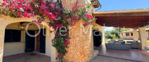 VILLA WITH HOLIDAY RENTAL LICENSE, TWO GUEST HOUSES AND HORSE STABLES