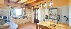 VILLA WITH HOLIDAY RENTAL LICENSE, TWO GUEST HOUSES AND HORSE STABLES