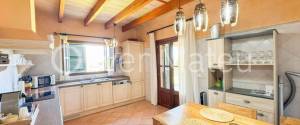 VILLA WITH HOLIDAY RENTAL LICENSE, TWO GUEST HOUSES AND HORSE STABLES