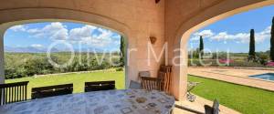 VILLA WITH HOLIDAY RENTAL LICENSE, TWO GUEST HOUSES AND HORSE STABLES