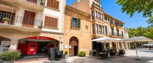 UNIQUE BUILDING IN PLAÇA D’ESPANYA – A ONE-OF-A-KIND OPPORTUNITY TO CREATE A HOME OR BUSINESS