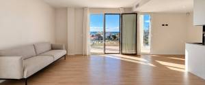 ÁTICO EXCLUSIVO CON TERRAZA Y SOLARIUM PRIVADO, VISTAS AL MAR Y A PASOS DE LA PLAYA