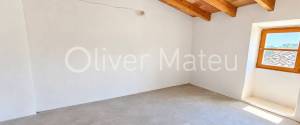 OPORTUNIDAD CASA MALLORQUINA EN SELVA CON PATIO-TERRAZA Y GARAJE PROPIO