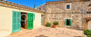 OPORTUNIDAD CASA MALLORQUINA EN SELVA CON PATIO-TERRAZA Y GARAJE PROPIO