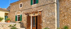 OPORTUNIDAD CASA MALLORQUINA EN SELVA CON PATIO-TERRAZA Y GARAJE PROPIO