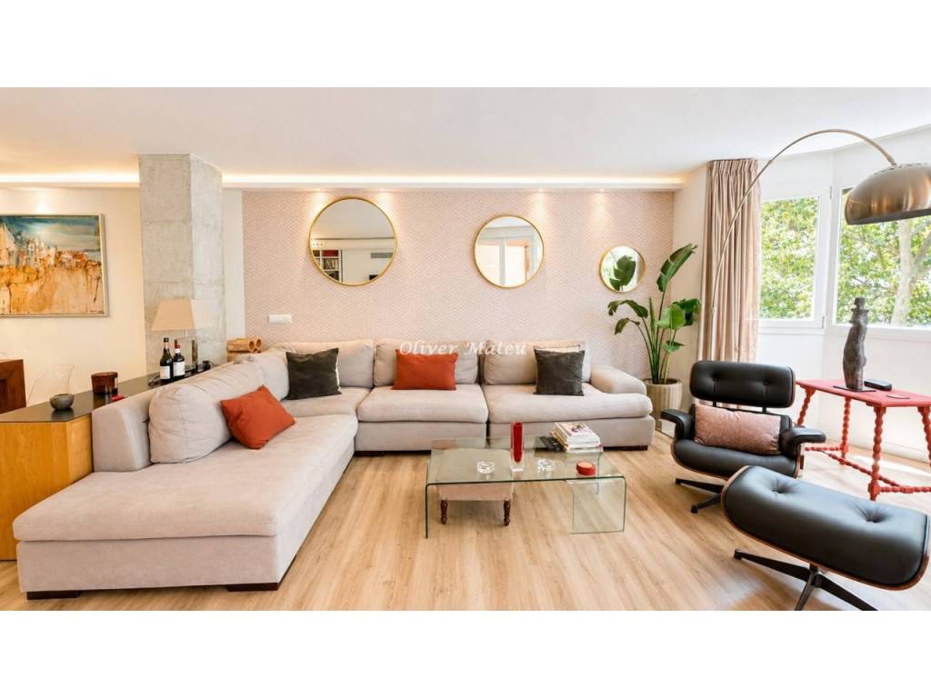 EXCLUSIVO PISO REFORMADO DE 250M² EN PLENO CENTRO DE PALMA CON PARKING